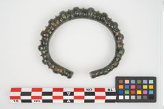 Foto von Bronzeknotenarmreif (NHMW-PRAE-026069)